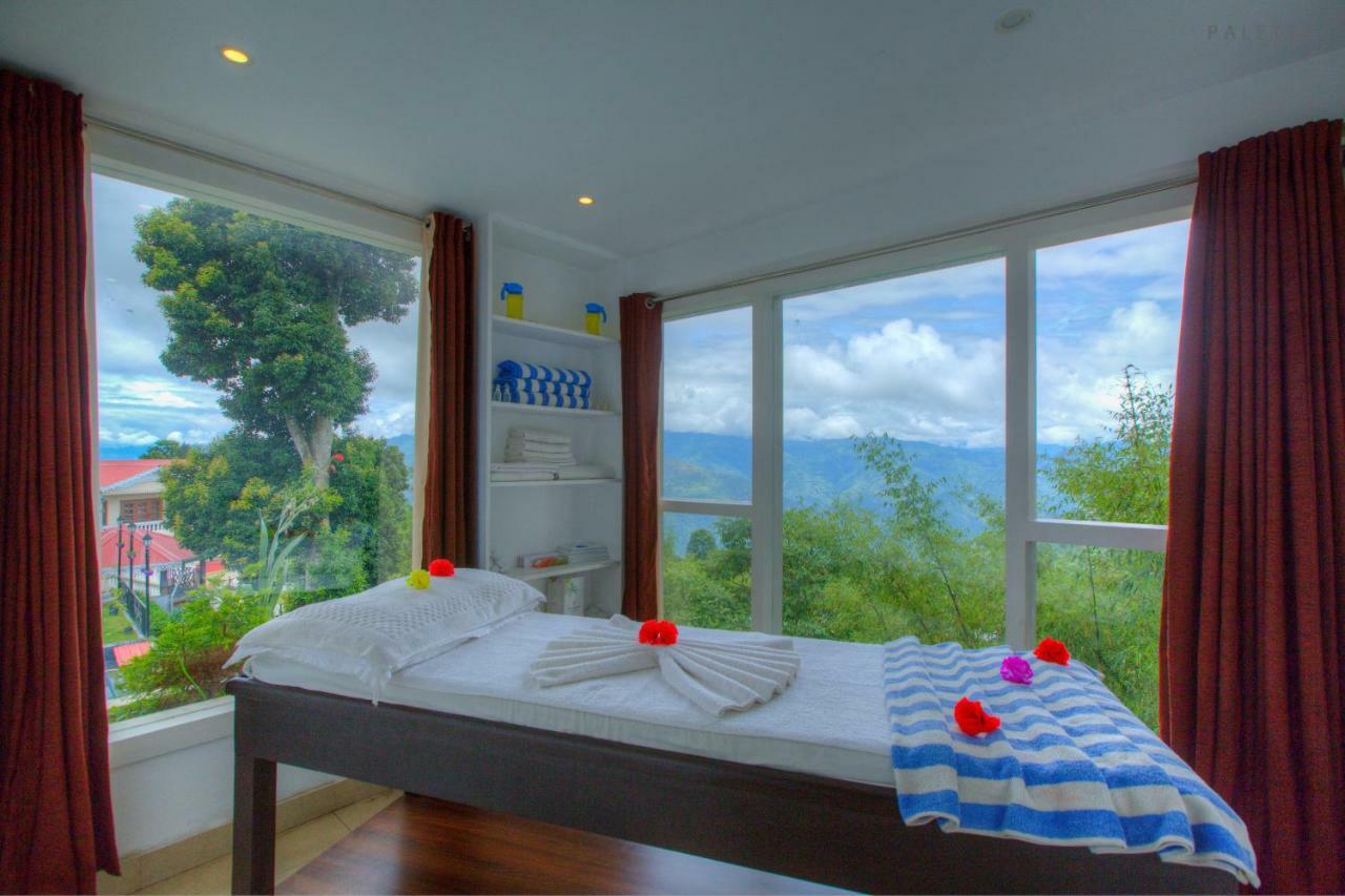 Pine Tree Spa Resort, Kalimpong Buitenkant foto